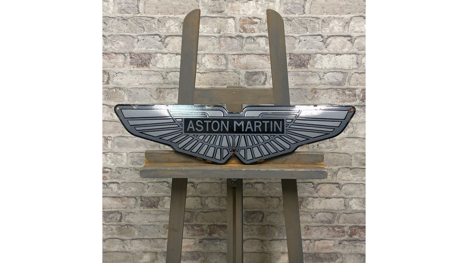 Aston Martin No.4